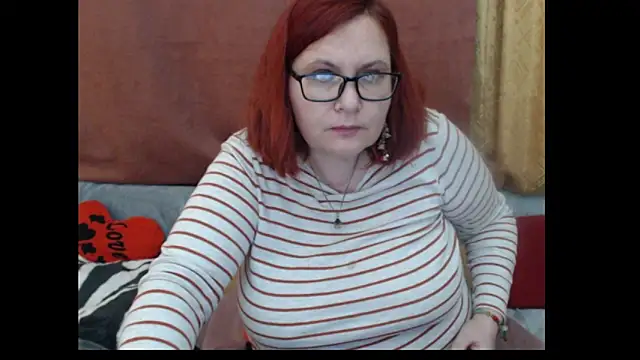 PlayfullMature webcam