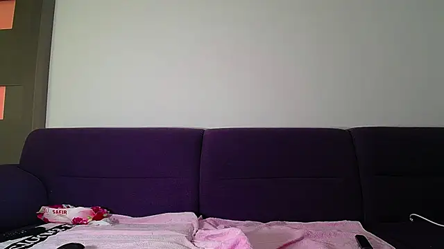 Julianna68 webcam