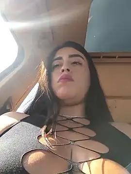 MissNyraSecret webcam