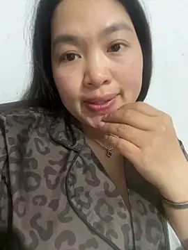 Nhung584 webcam