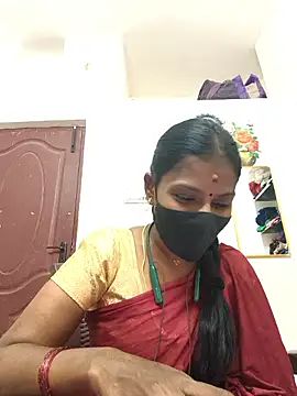 Webcam Model (Tamil_Yalini12) is live