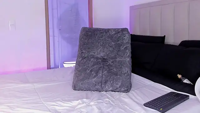 valeria__lewiis webcam