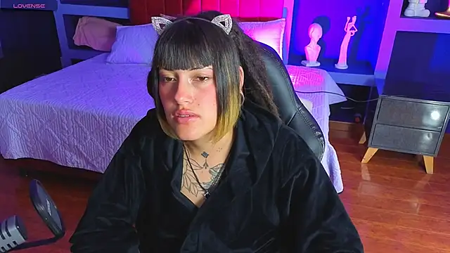 _sharlotte777 webcam