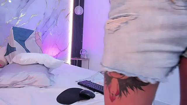 _cannabitch live sex cam