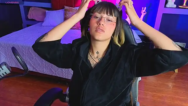 _sharlotte777 webcam