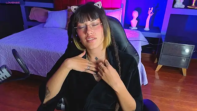 _sharlotte777 webcam