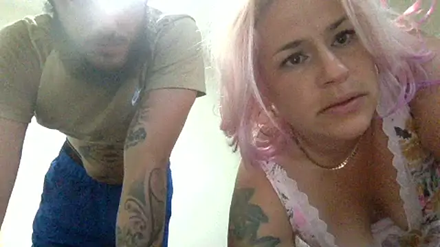 toomuchofafreak webcam