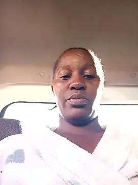 sluttylaura21 webcam