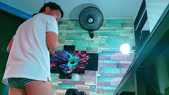 Oliver_Jamees webcam