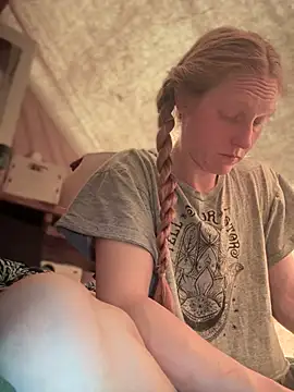 GoldenFlameGoddess webcam