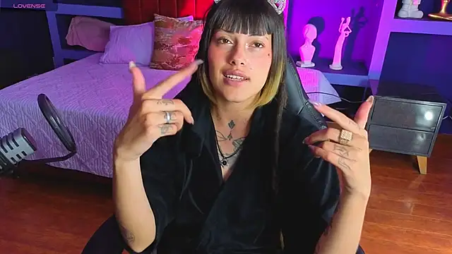 _sharlotte777 webcam