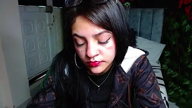 Violettasquirt webcam