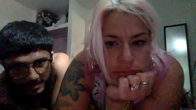 toomuchofafreak webcam