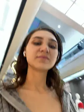 QuitieLia Stripchat cam model