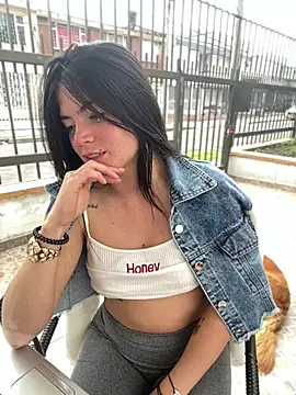 Webcam Model (PamelaJonsom_)  is live.Free join now!