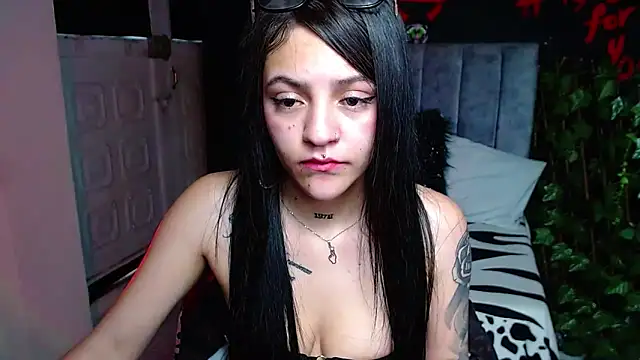 Violettasquirt webcam