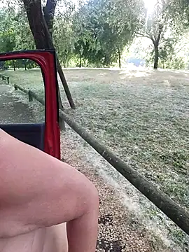 Webcam Model (Hot-Muci)  is live.Free join now!