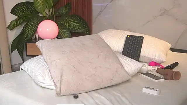 SophieCollins_1 webcam