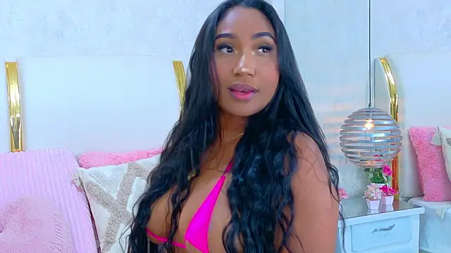 naiomylanes (F young) - finger pussy it doggy