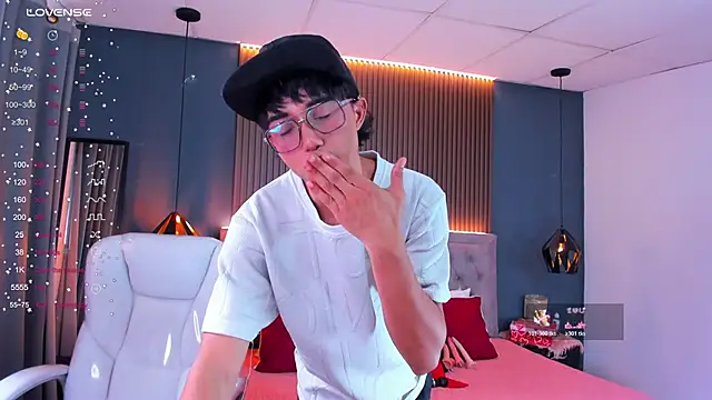 noa_03 (M twink) - COMPLETE BODY IN OIL +DANCING NAKED