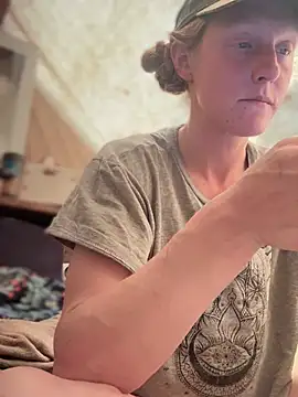 GoldenFlameGoddess webcam