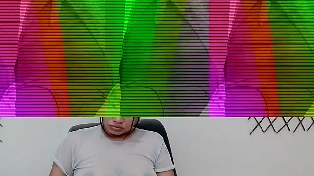 hotlatinaluna23 webcam