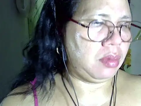 HottyCurlyPeanut webcam