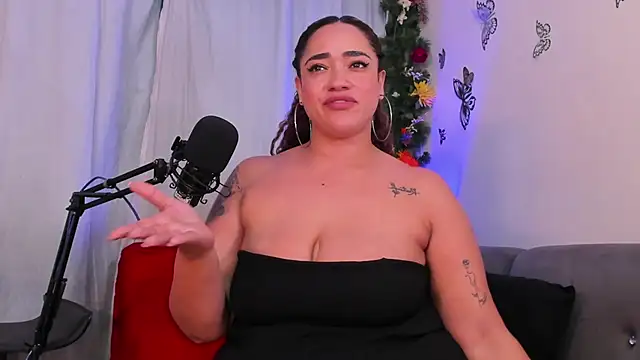 HannaMiills@xh webcam