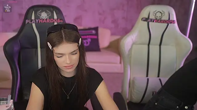 Charlotte_Dreams webcam