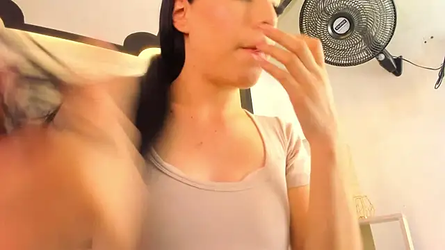 lorraineHunter webcam