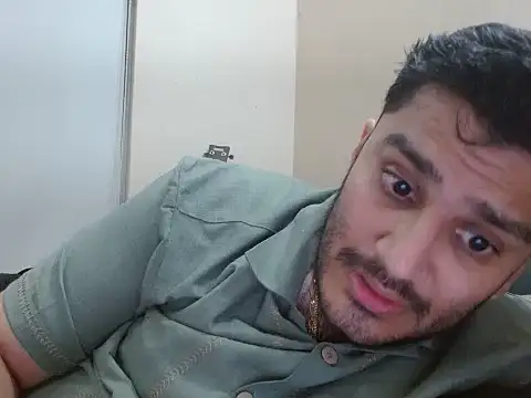 robintoit (M young) - 1000 token to  dick open