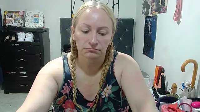 emperabigbootybigass webcam