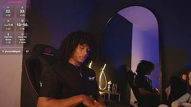 lucas_eevans (M young) - take off t_shrit