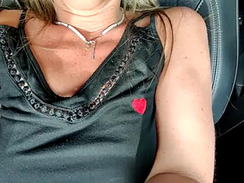 sweethotmilf888 webcam