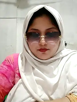 Webcam Model (Nusrat-N)  is live.Free join now!