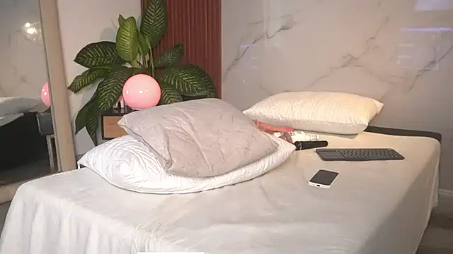 SophieCollins_1 webcam