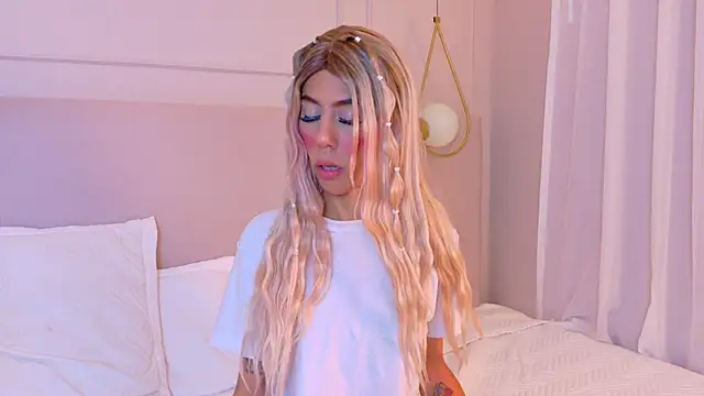 Darlyn_tenderhot__ webcam