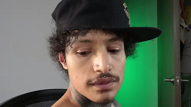 trieone - Trieone's free webcam - UK Sex Cams