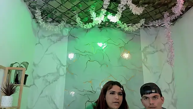 Nahomi_hot_77 webcam