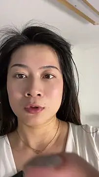 美女mo-mo-69在线直播