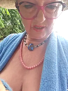 Webcam Model (Hot-Muci)  is live.Free join now!