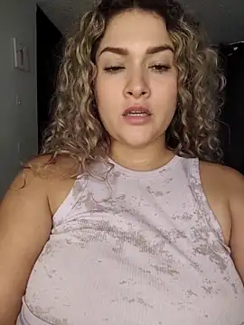 Sara_smiiith211 webcam