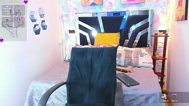 Charlotte_Landry__ webcam