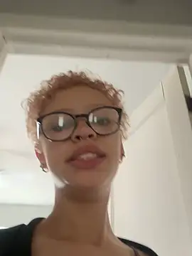 jojosbizarrelyf webcam