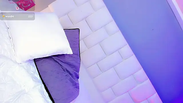 Kisses_Sophia webcam