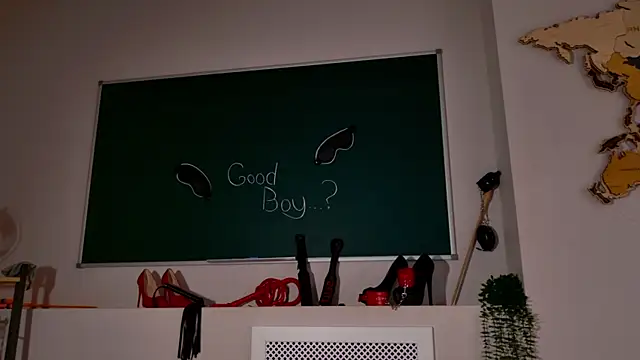 clairemathis (F young) - feet