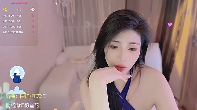 美女Vaidurya-Yolo在线直播