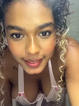 aleja_montiel__ webcam