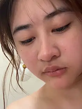 美女Aoo520520在线直播