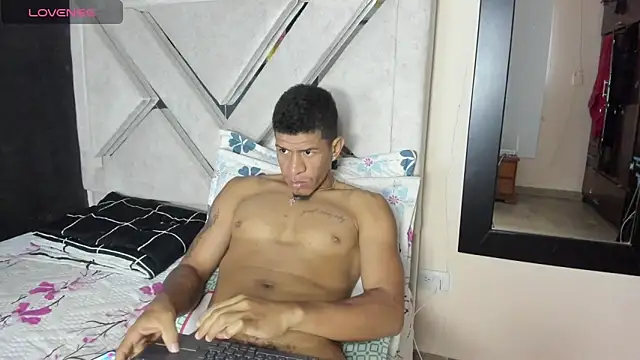 antonio_aguilarx webcam